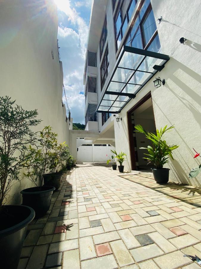 Aurelia Inn Kandy Exterior foto